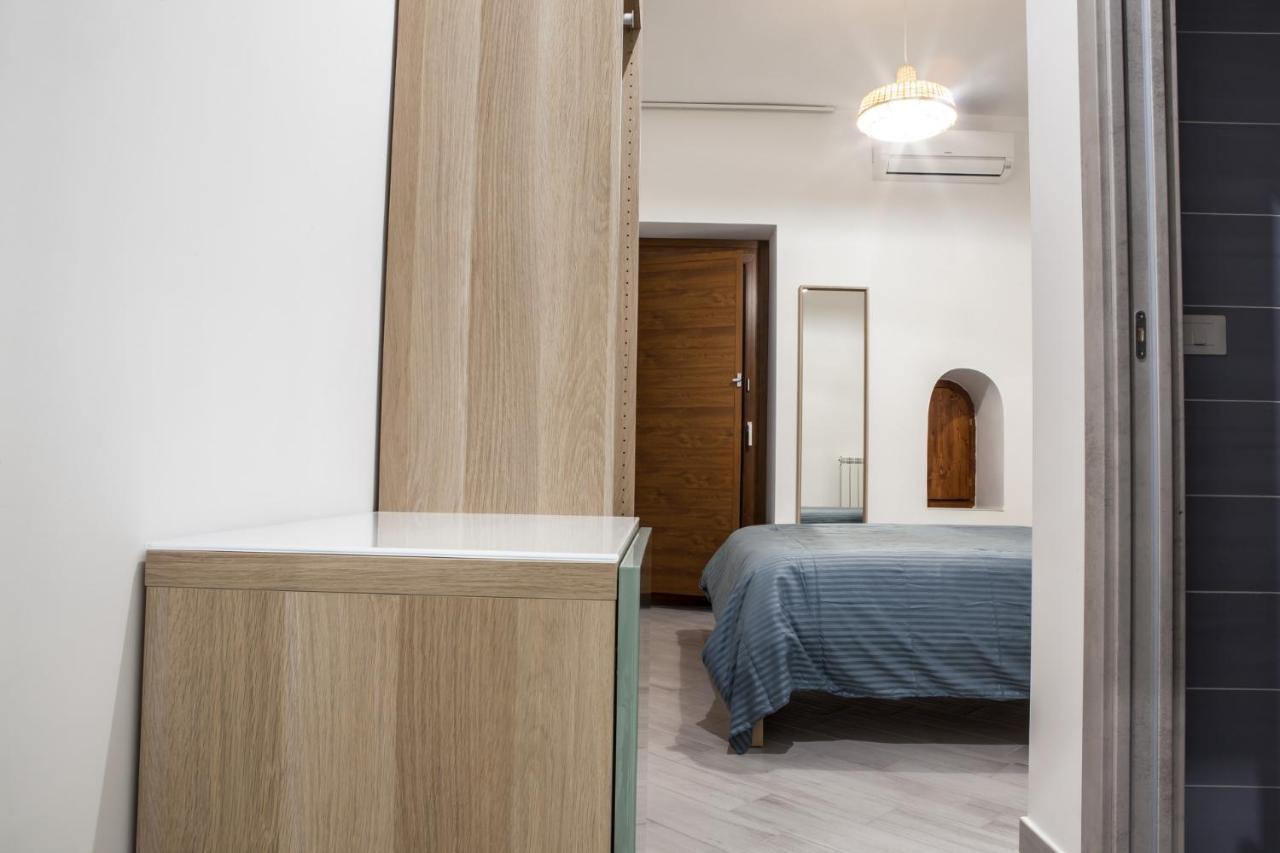 Pomodoro Bed Bed & Breakfast กาสโตรวิลลารี ภายนอก รูปภาพ