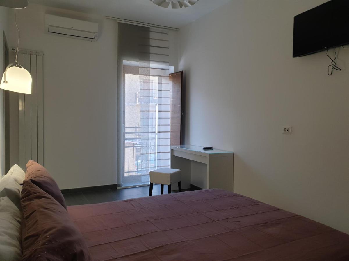 Pomodoro Bed Bed & Breakfast กาสโตรวิลลารี ภายนอก รูปภาพ